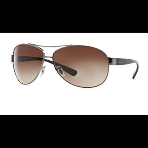 Ray-Ban Aviator Sunglasses brand new